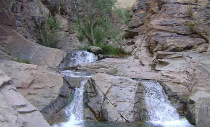 حتما از روستای سکنج و آبشار کرمان دیدن کنید