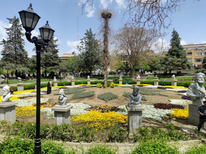 آرامگاه مشهورترین پزشک جهان در ایران