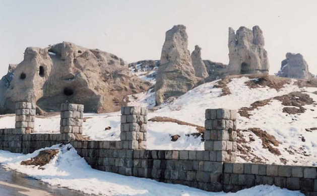 حتما از قلعه ماندگارانا در آذربایجان شرقی دیدن کنید