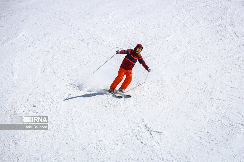 تصاویر زیبا و زمستانی از پیست اسکی تاریکدره
