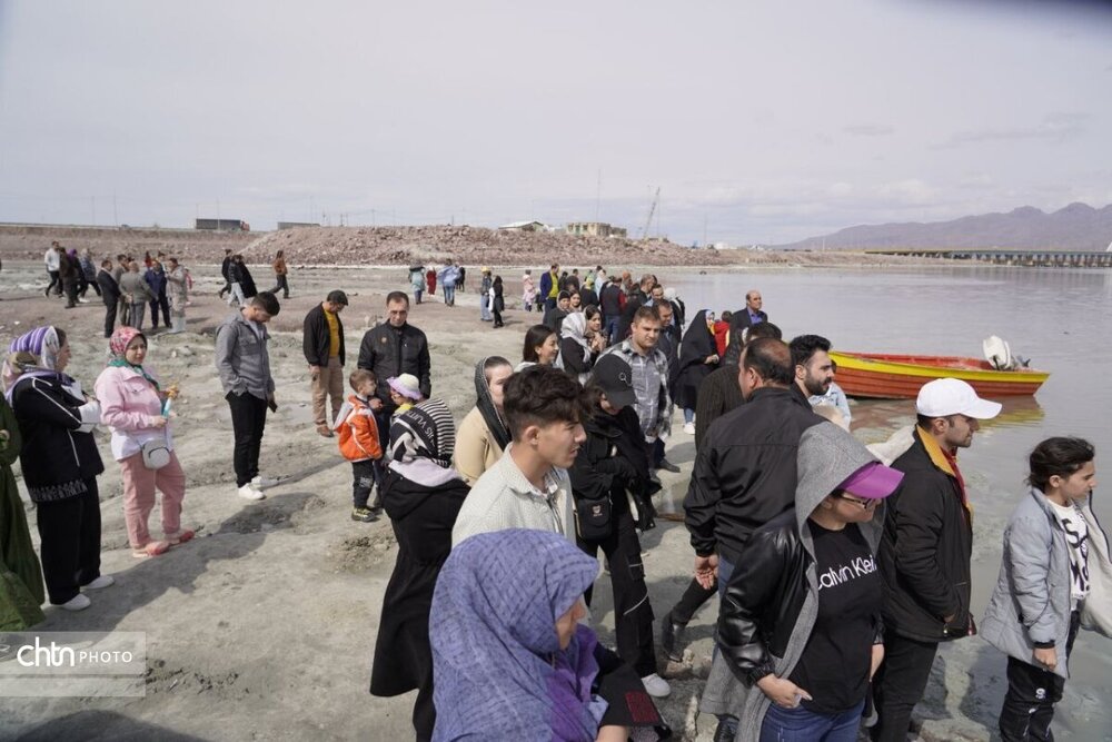 طلسم دریاچه ارومیه به روایت نقاشی