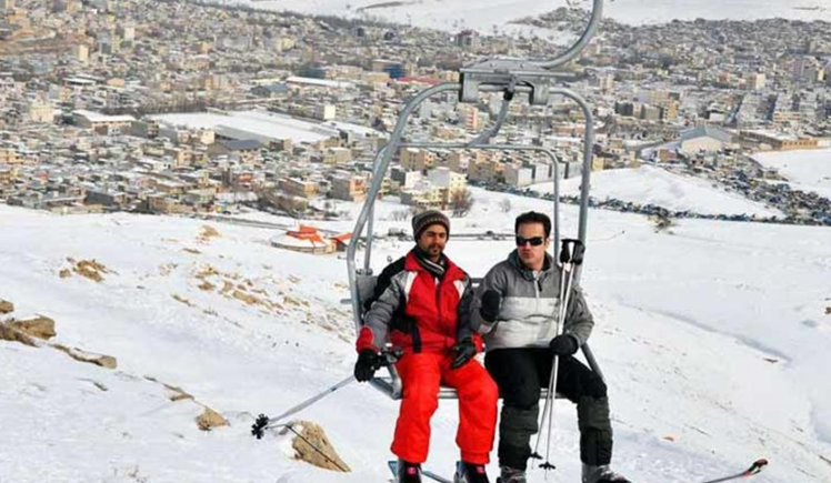 هیجان انگیزترین پیست اسکی روی پشت بام ایران