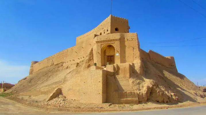 چند مکان دیدنی تاریخی مروست یزد که باید حتما ببینید
