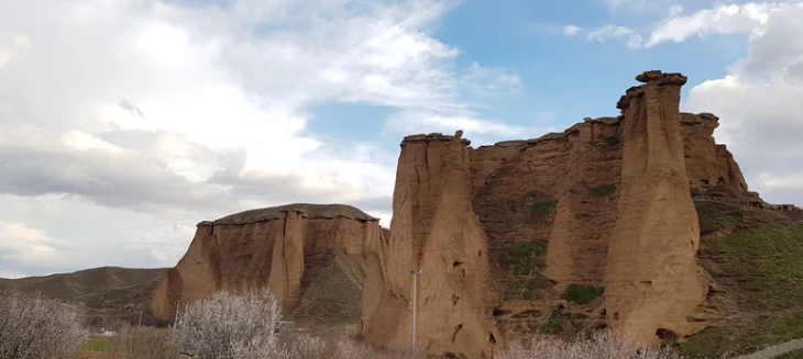 حتما از قلعه بهستان زنجان دیدن کنید
