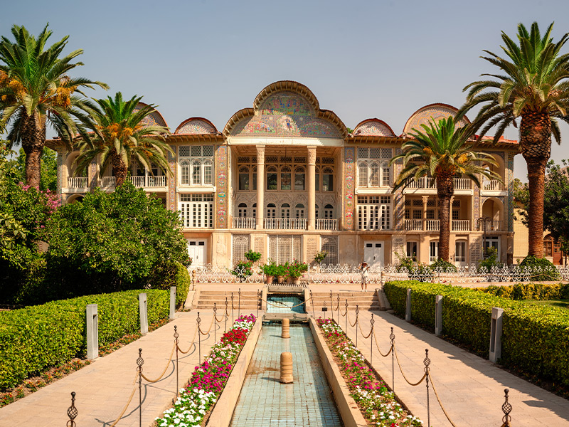 حتما از باغ نارنجستان شیراز دیدن کنید