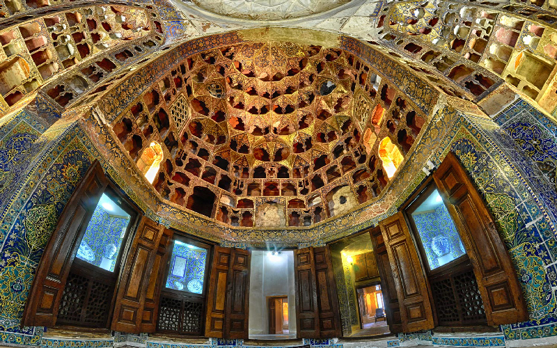 Гробница и манастир на шейх Сафиудин Ардабили;  Невероятна атракция