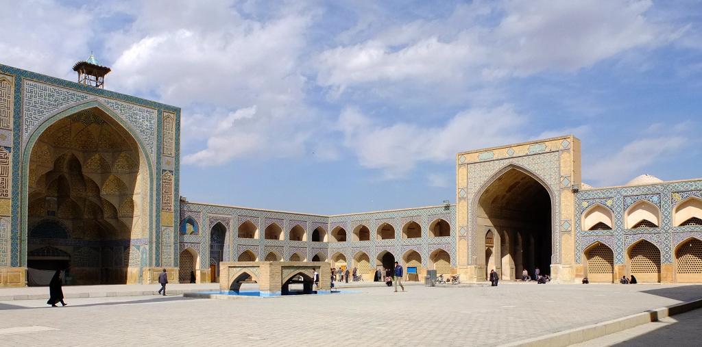 مسجد جامع اصفهان;  ساختمانی خاص و دیدنی