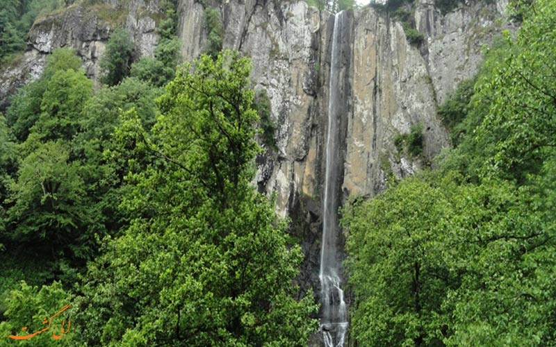 آبشار لوتون؛  دیدنی ترین جاذبه طبیعی آستارا