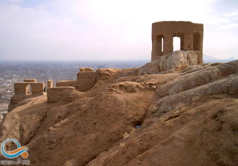 آتشکده مهرادشیر;  ساختمانی درخشان و دیدنی در اردستان