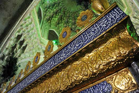 زیباترین گنبد خشتی مشهد / مقبره سلطان گیاه الدین;  ساختمانی بزرگ در مشهد