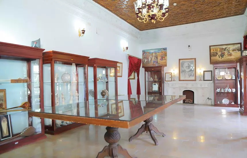 بازدید از موزه ملک در مشهد
