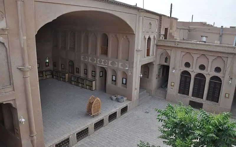 خانه لاری  دیدنی ترین خانه تاریخی یزد