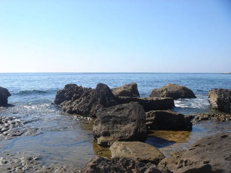 زیباترین ساحل چابهار / ساحل صخره ای چابهار دیدنی است