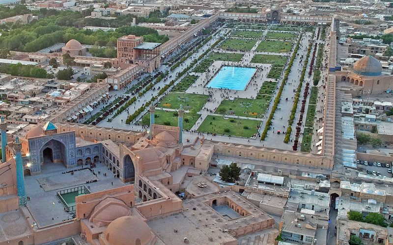 مسجد جامع اصفهان;  بنایی منحصر به فرد در دوره های تاریخی