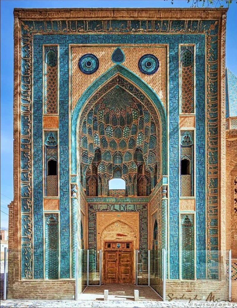 مسجد باورنکردنی نطنز