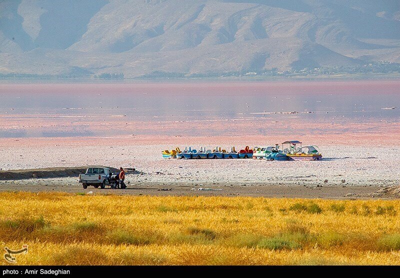 این دریاچه در ایران رنگ خون گرفت!  + عکس