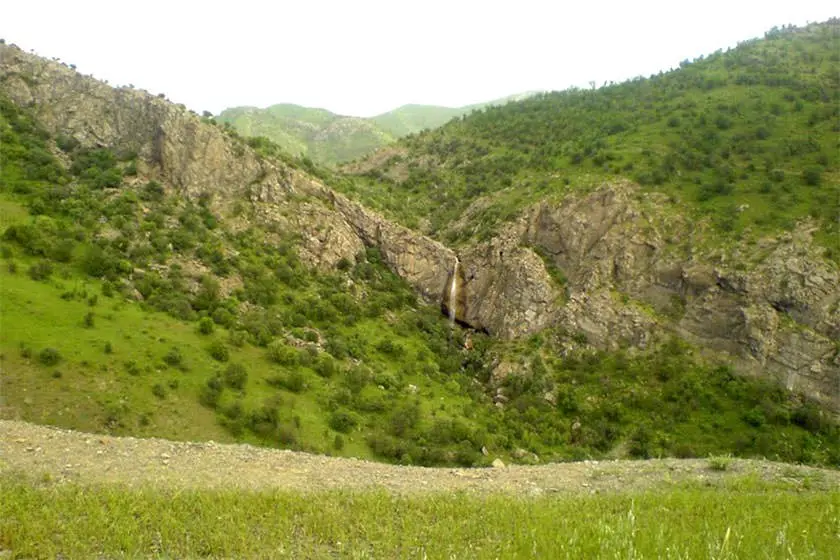 آبشار آبشش؛  زیباترین آبشار کردستان