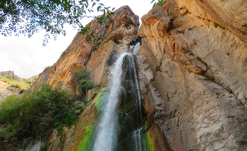 تور آبشار در آبشار شاهاندشت مازندران