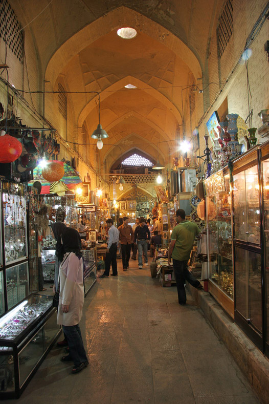 بازار سنتی کرمان;  جاذبه دیدنی در روز
