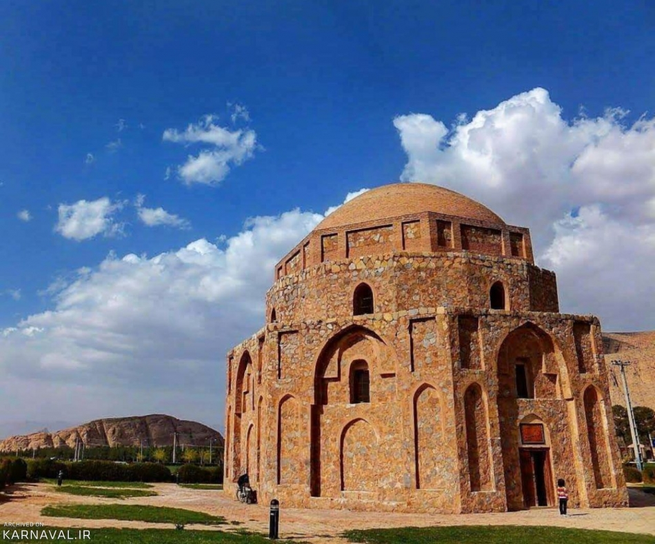 زیباترین بنای سنگی کرمان / گنبد جبلیه;  یک جاذبه بی نظیر