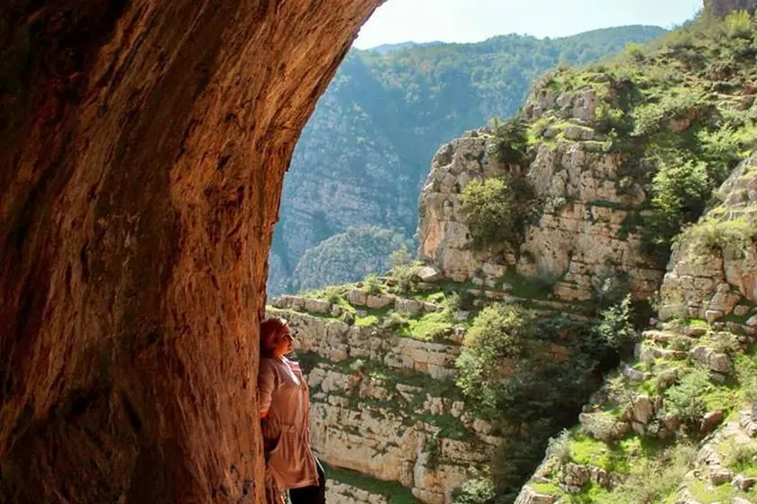 غار دربند ریشی;  یکی از جاذبه های دیدنی رودبار