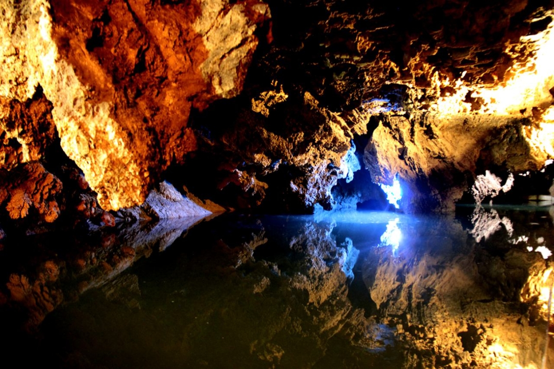 غار علیصدر;  غاری درخشان و دیدنی