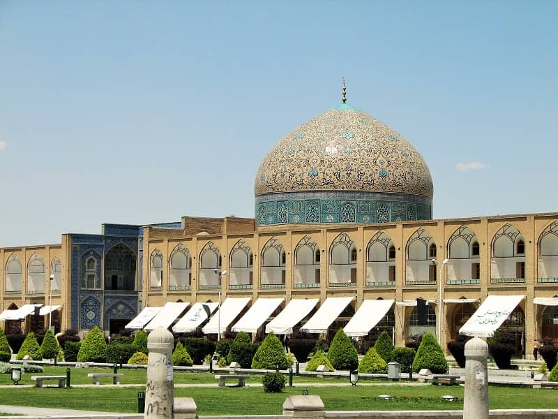 مسجد شیخ لطف الله چه ویژگی هایی دارد؟