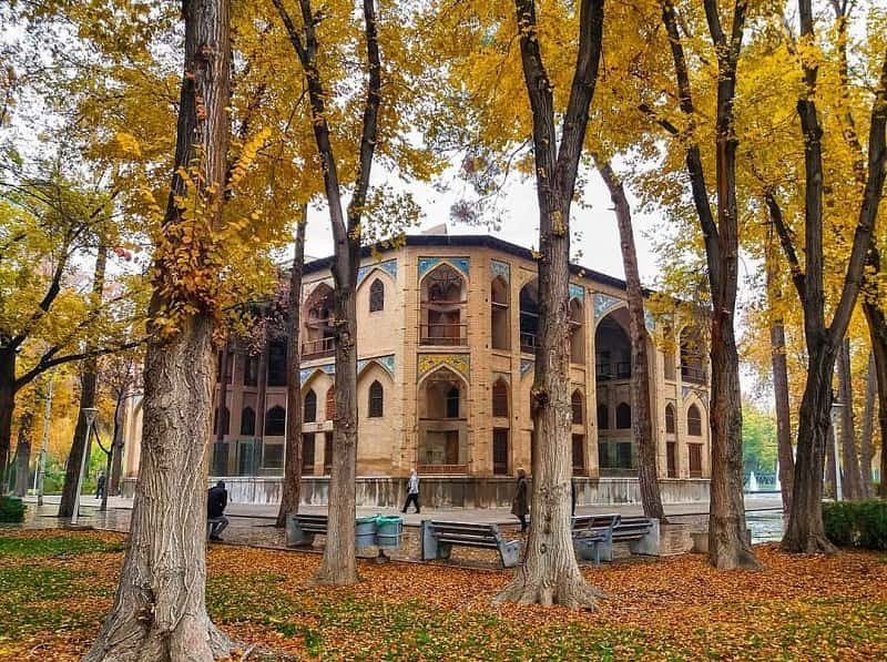 جاذبه های دیدنی اطراف موزه موسیقی اصفهان